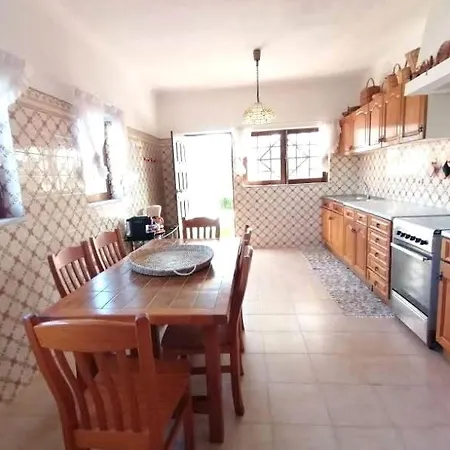 Сasa de vacaciones Cozy Near Arrifana *