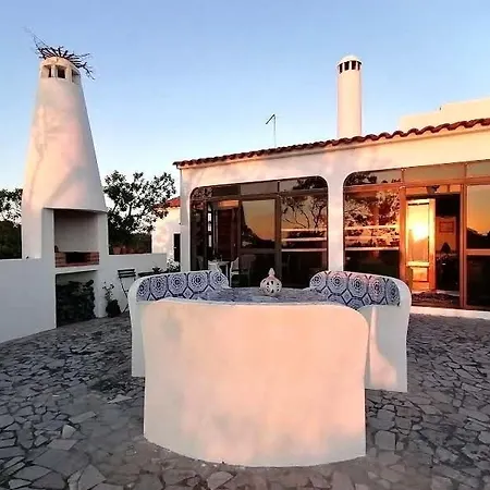 Cozy Near Arrifana Сasa de vacaciones